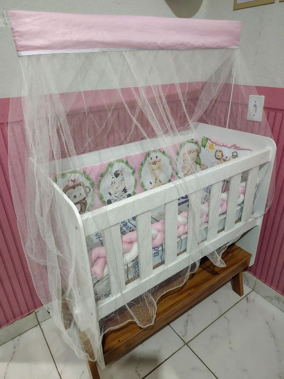 Mini berço junto com colchão  - Foto 4