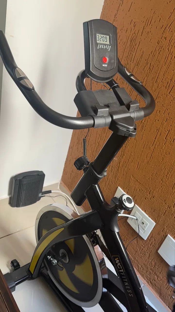Bicicleta ergométrica semi nova - Foto 3