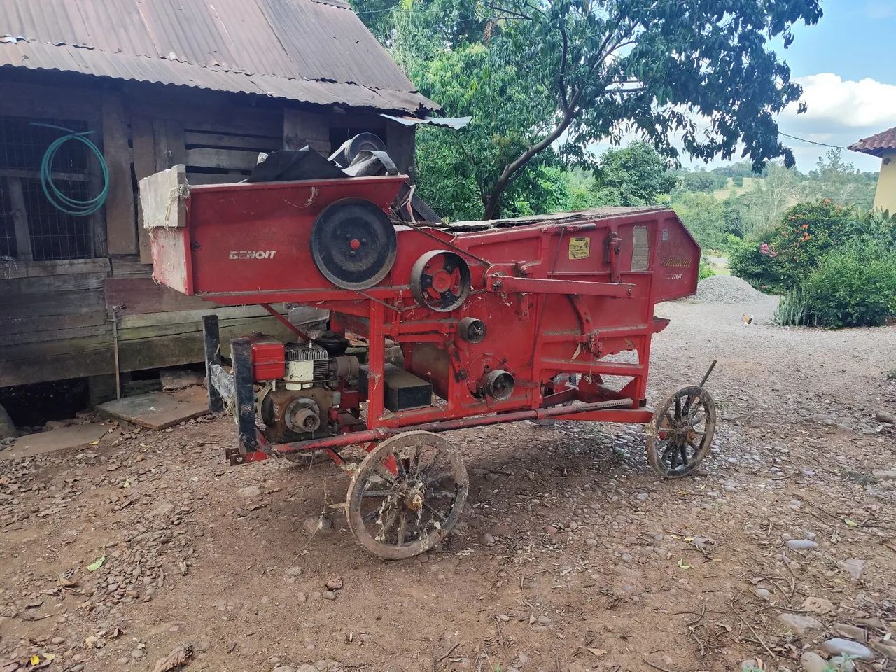 Trilhadeira antiga ano 1984