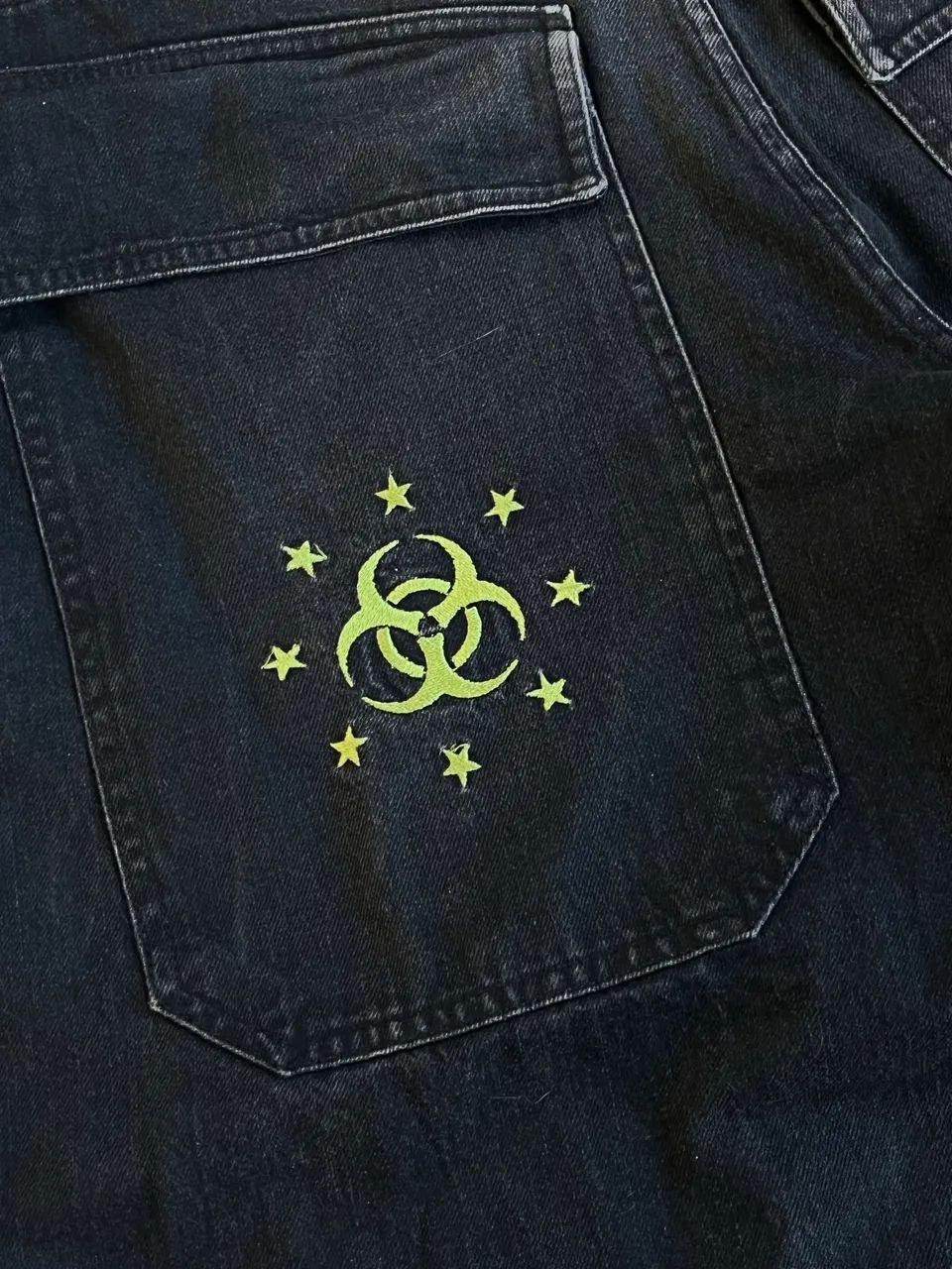Calça toxic denim
