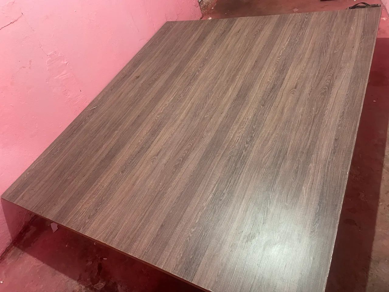 Cama King MDF em ótimo estado - Sem colchão