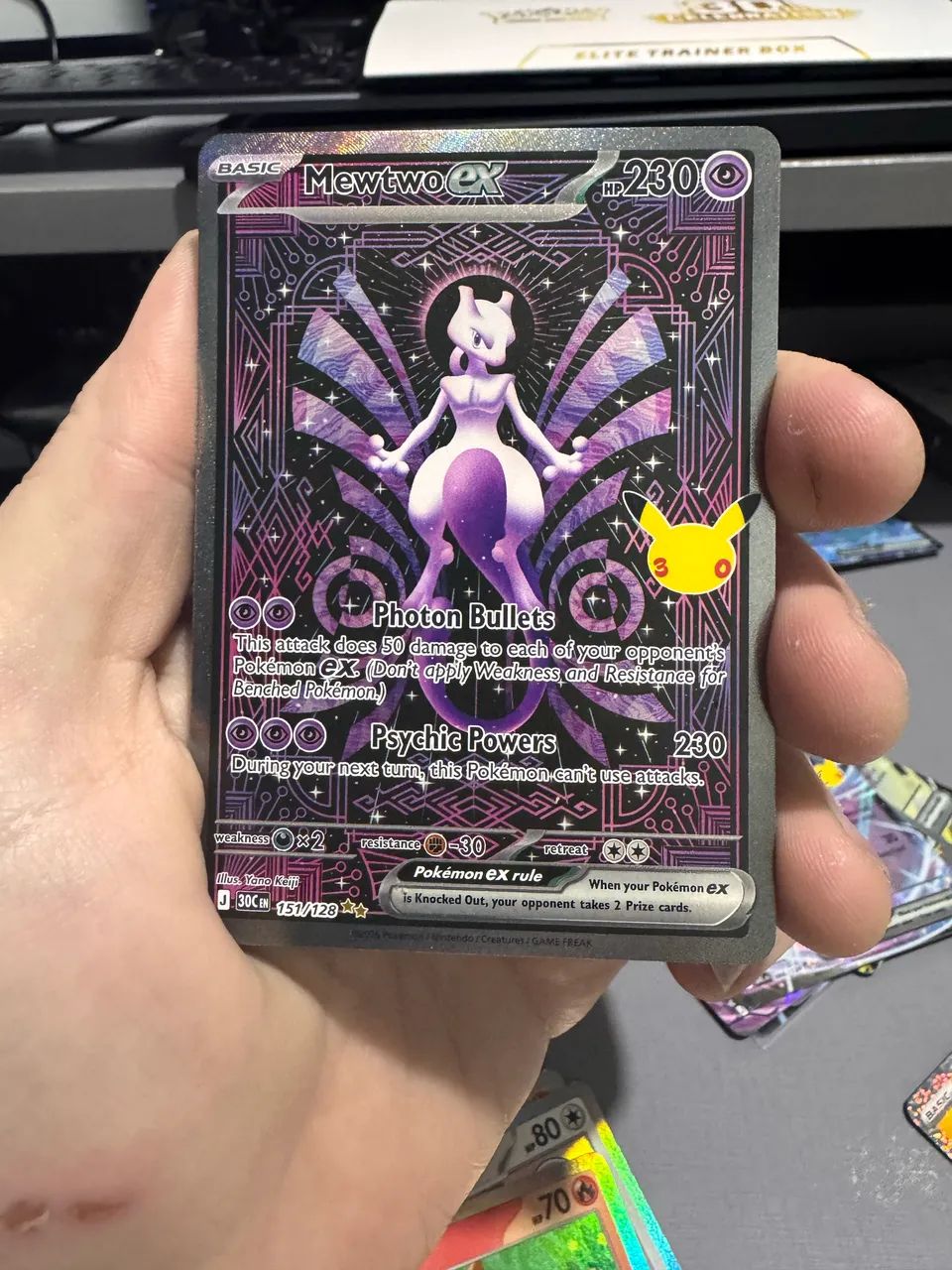 Mewtwo 30 anos inglês 