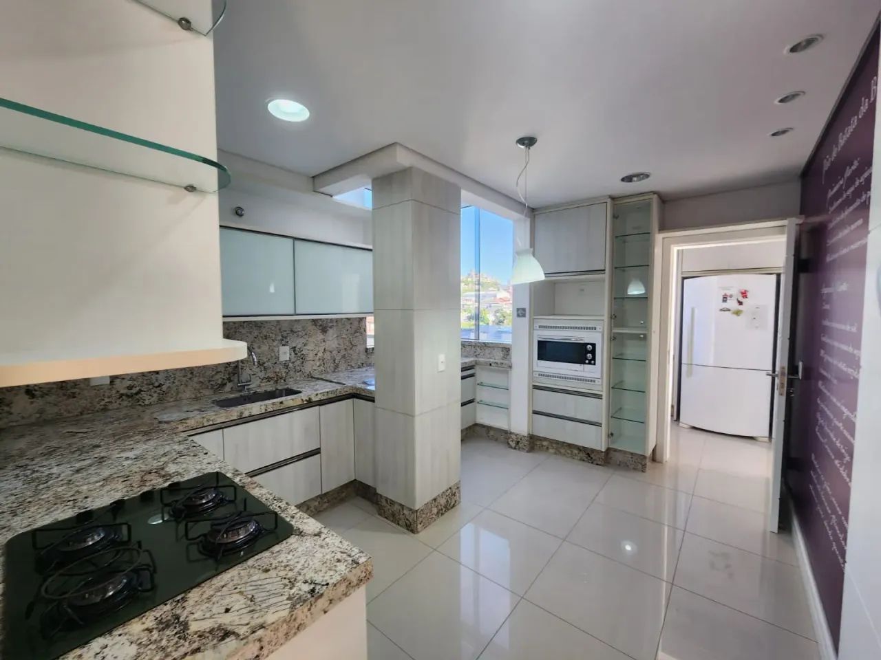 COBERTURA EM COQUEIROS 3 DORMS COM SUÍTE, DEPENDÊNCIA  E DUAS VAGAS - Foto 2