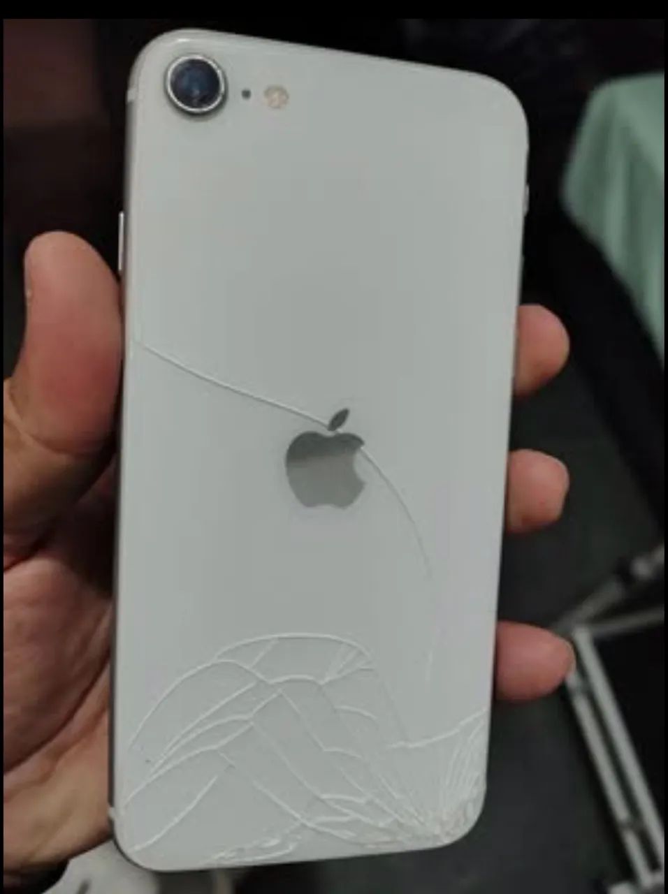 iPhone SE 2020 - 64GB - Bateria 76% - LEIA - Foto 2