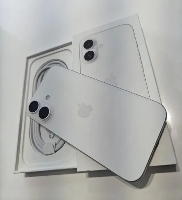 iPhone 16 - 256gb / white - Celulares e Smartphones - Centro