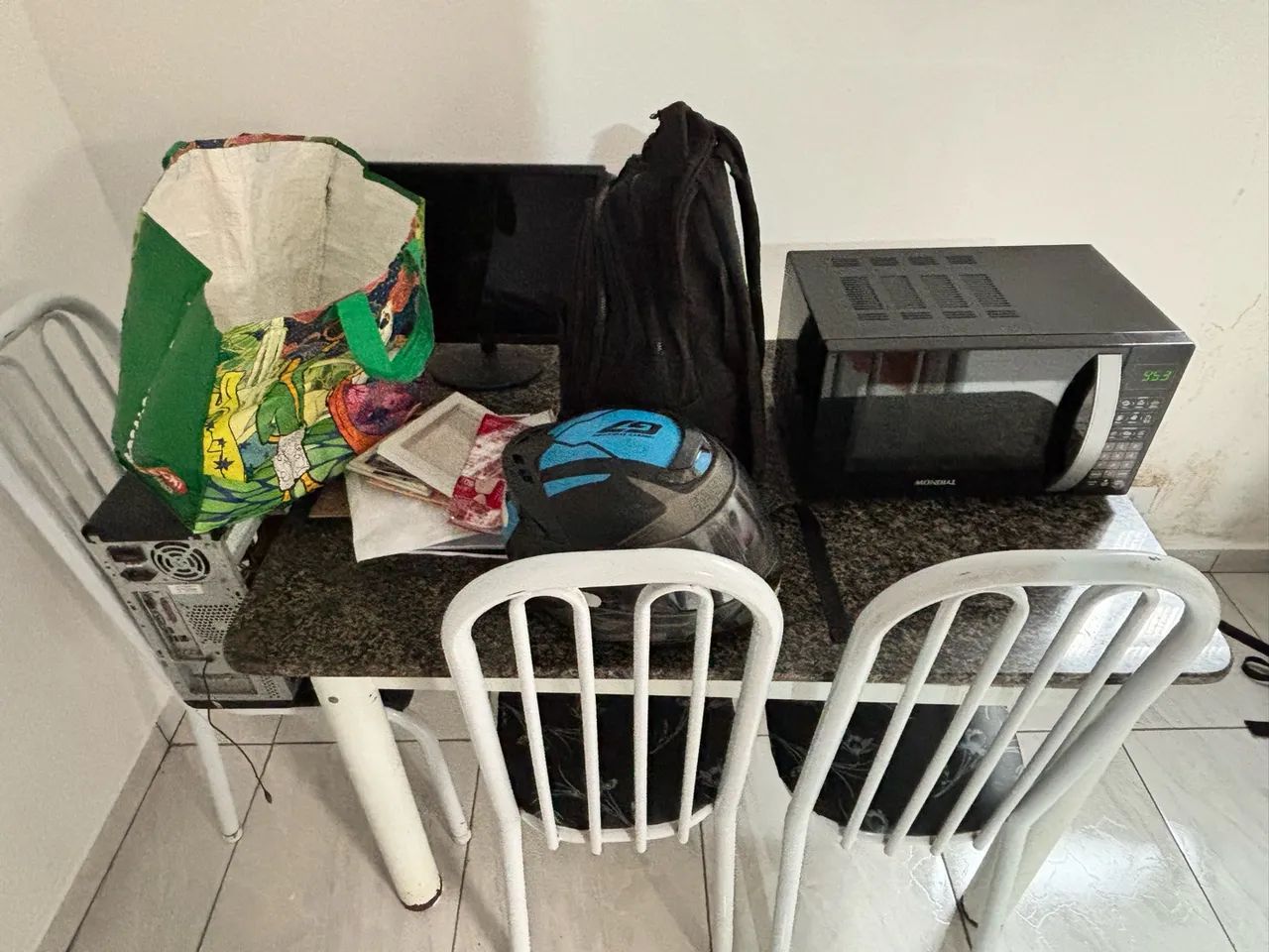 Mesa retangular com 4 cadeiras - Foto 3