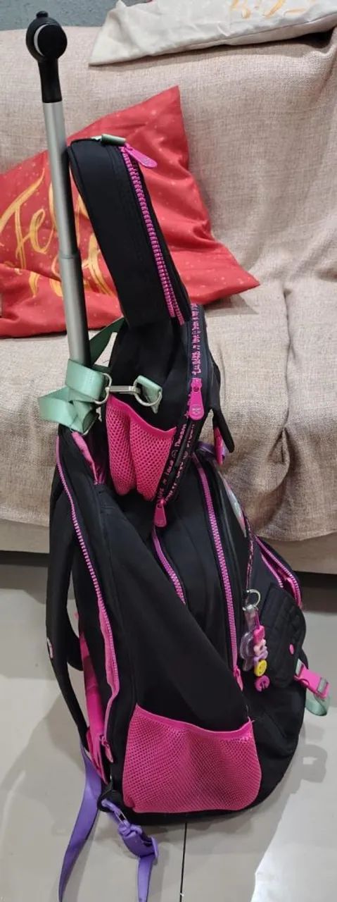 Mochila luluca com rodinhas + Kit estojo e lancheira - Foto 2