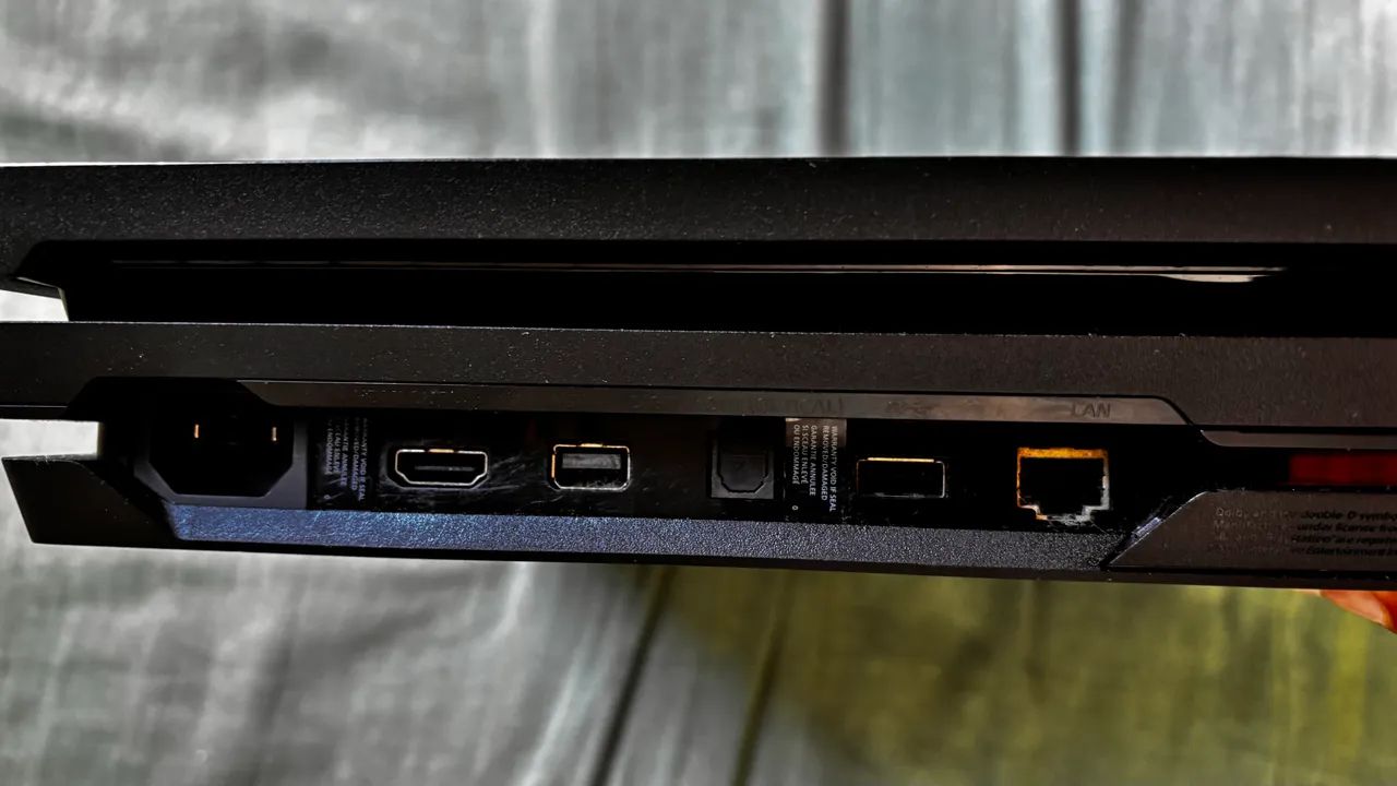 Ps4 pro Com 2 controles + Jogos  - Foto 3