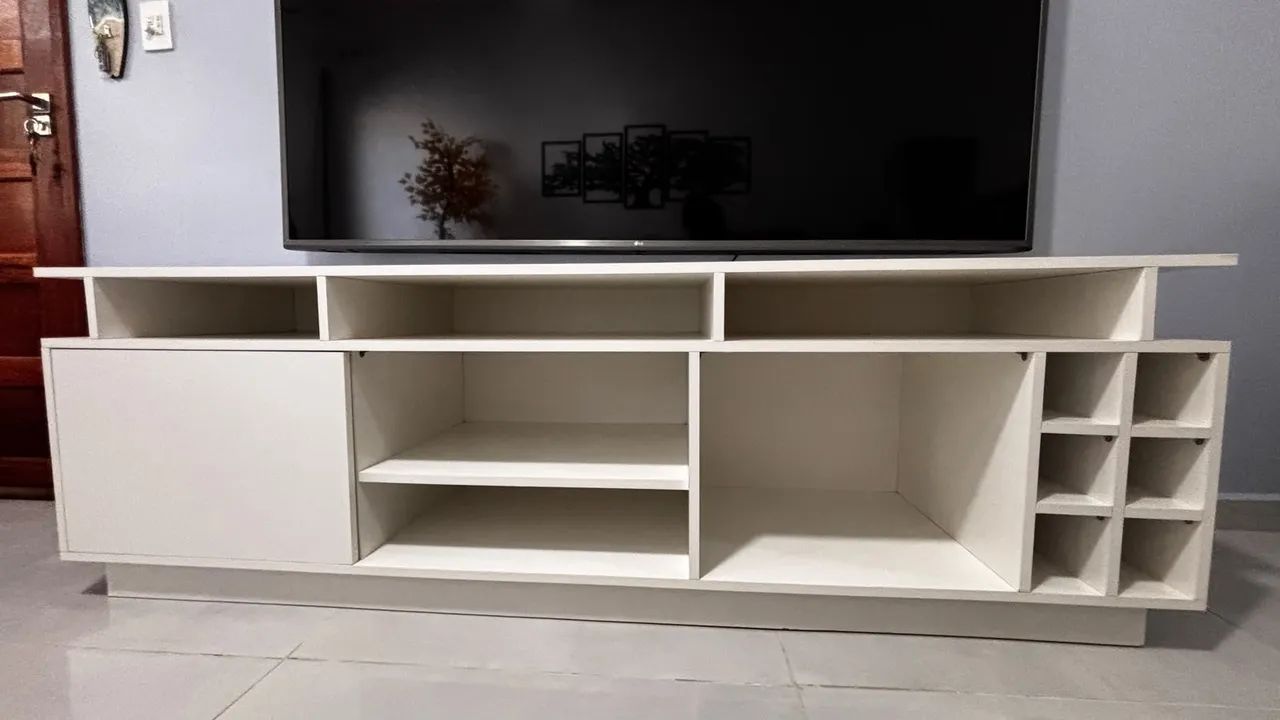 Vendo Rack em MDF branco para TV de 75? - Foto 2