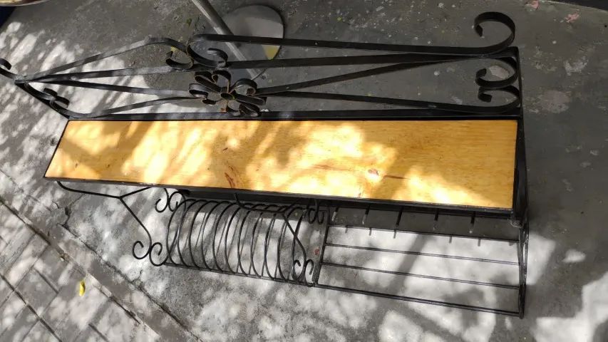 Escorredor de Pratos em Ferro e Madeira - Estilo Rustico