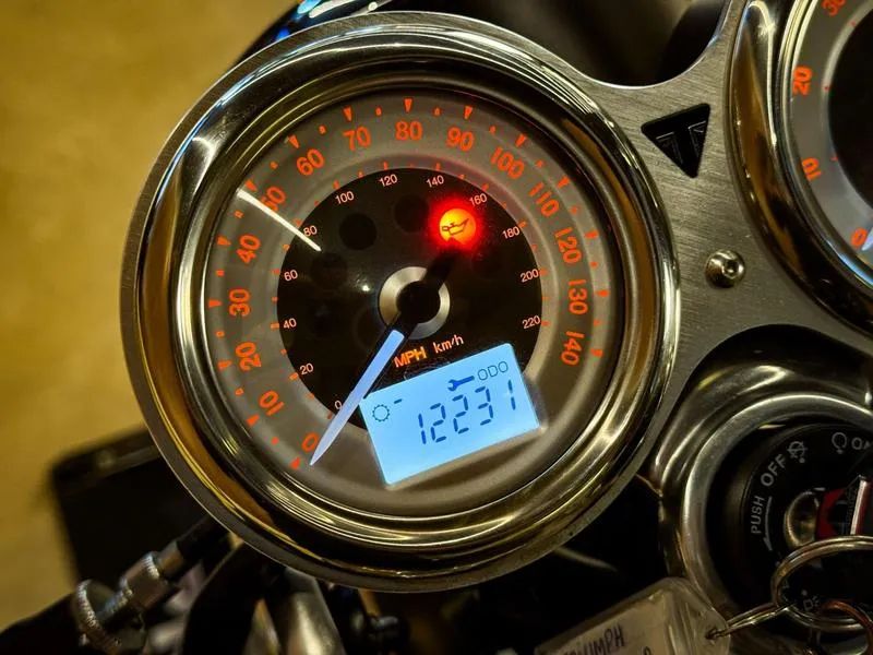 Triumph Thruxton R 2017 - Foto 2