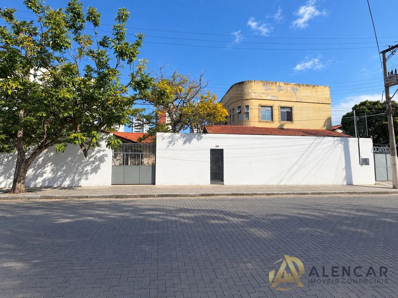 IMÓVEL COMERCIAL COM 550M² PARA LOCAÇÃO NO CENTRO DE VILA VELHA/ES