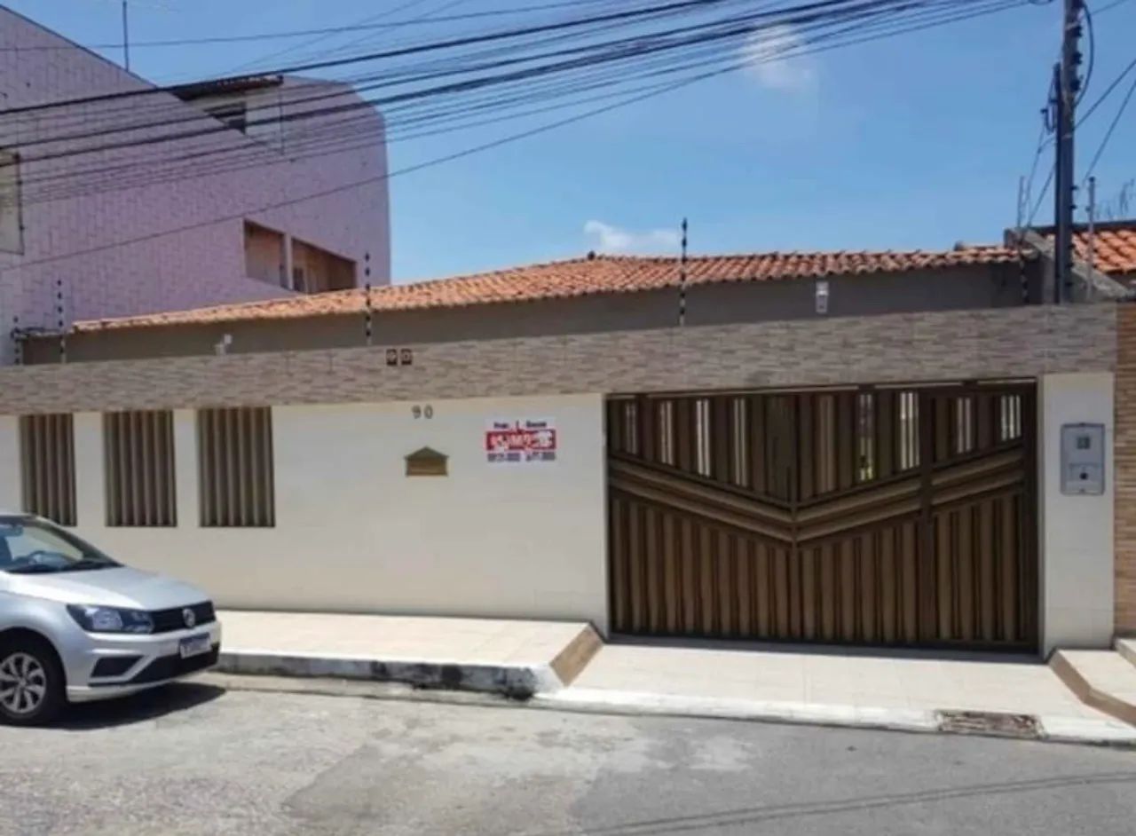 Casa na Cidade Operária-G