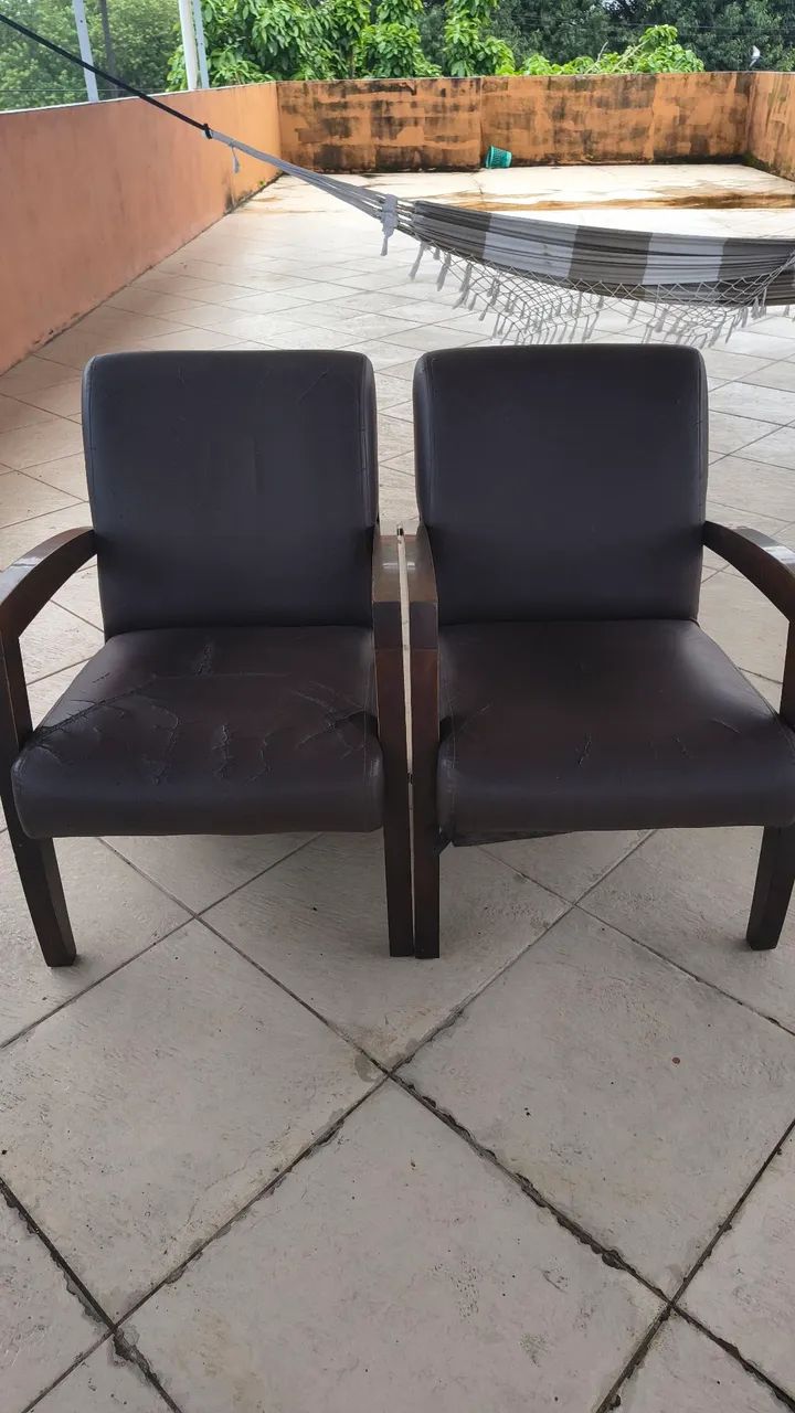 2 Poltronas madeira e estofado 