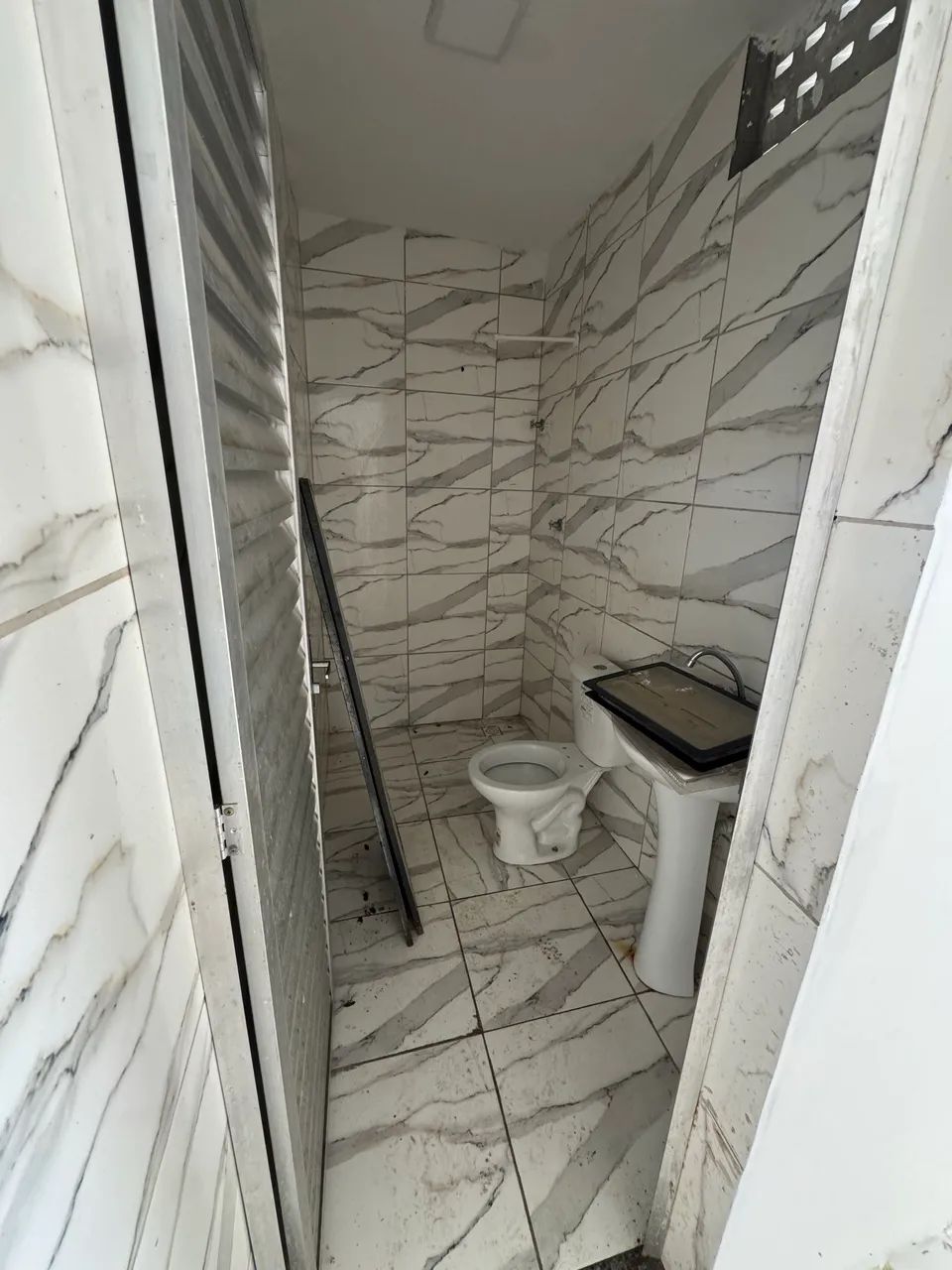 ALUGO LOJA EM ITAPUÃ R$2.500 reais  - Foto 2