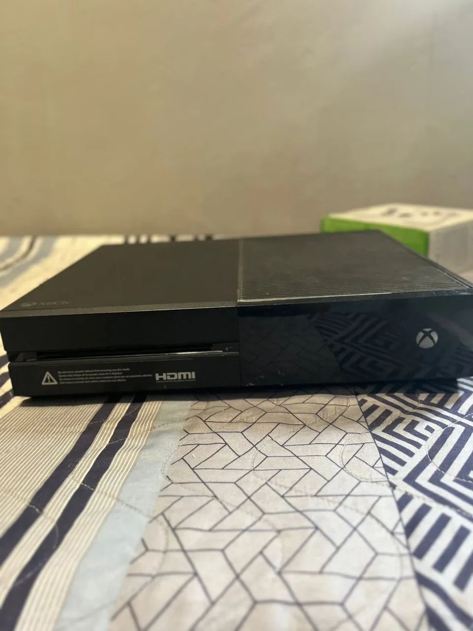 Xbox one Original perfeito estado +2 controles +gera oferta era - Foto 2