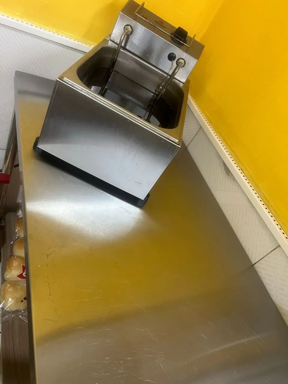 Vendo Mesa inox e Fritadeira 