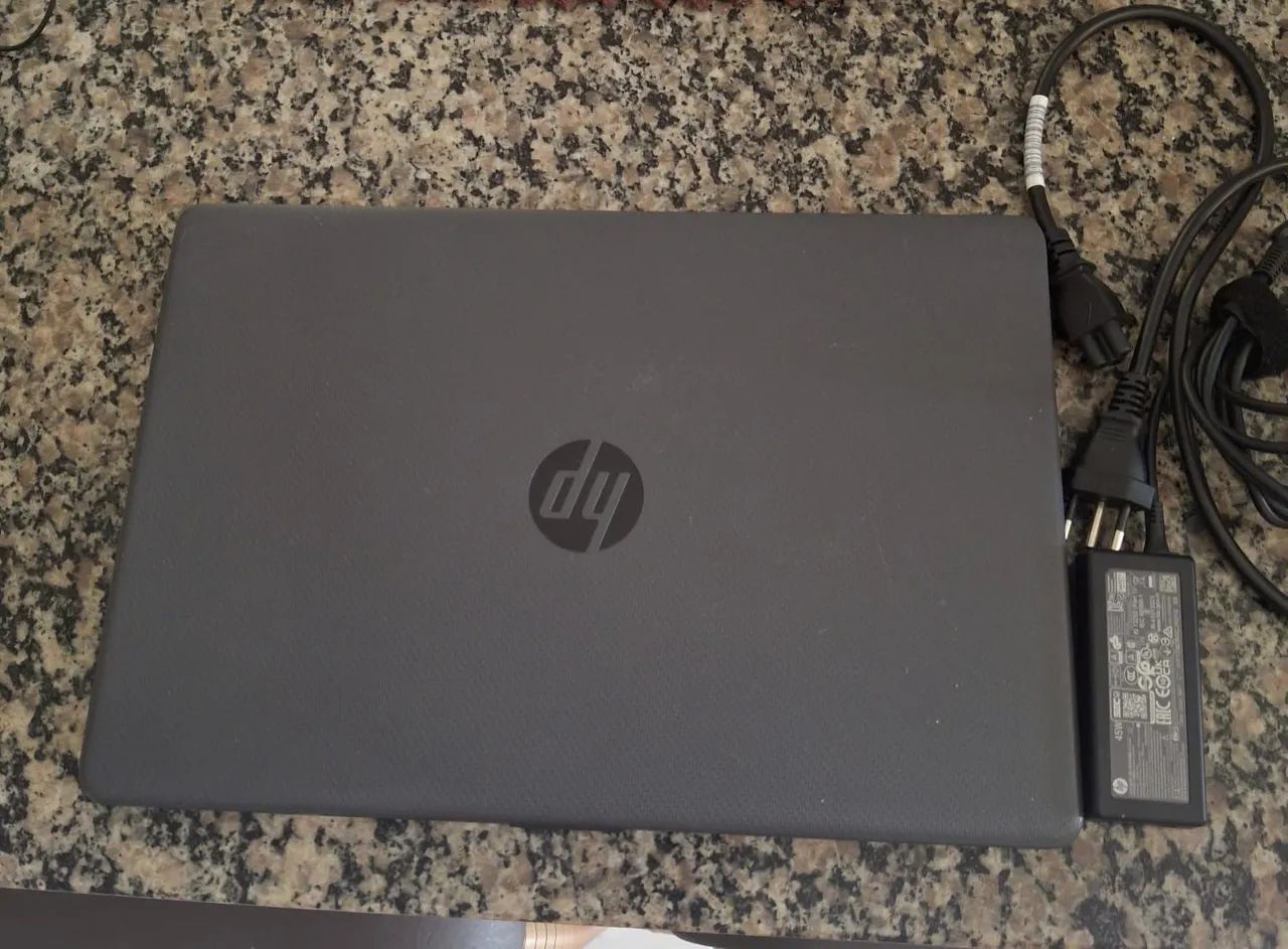 Notebook HP seminovo.