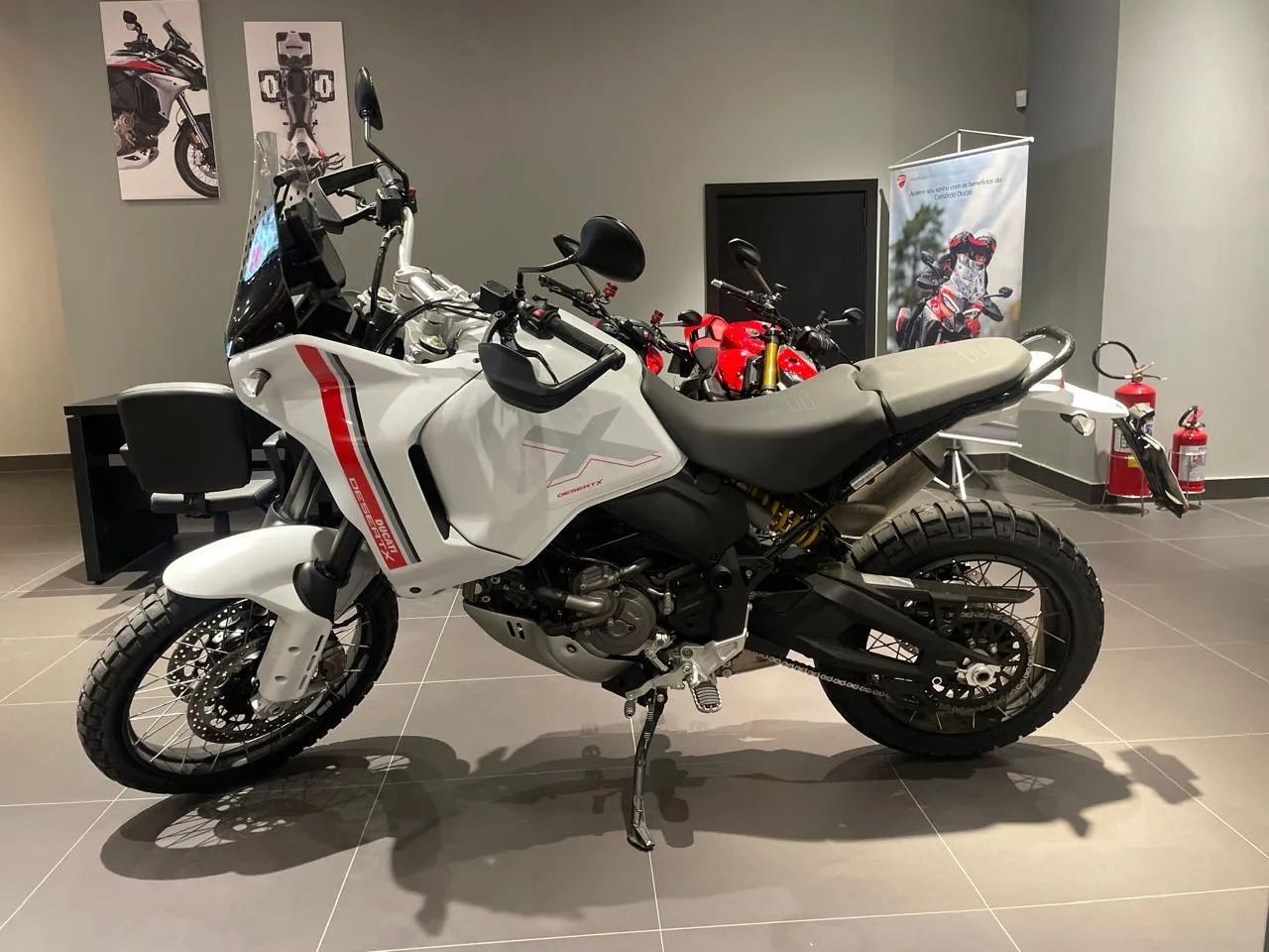 DUCATI DESERTX 2025