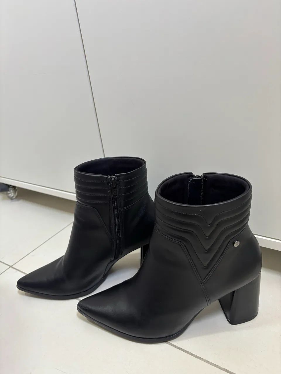 Vendo botas em couro - Foto 3