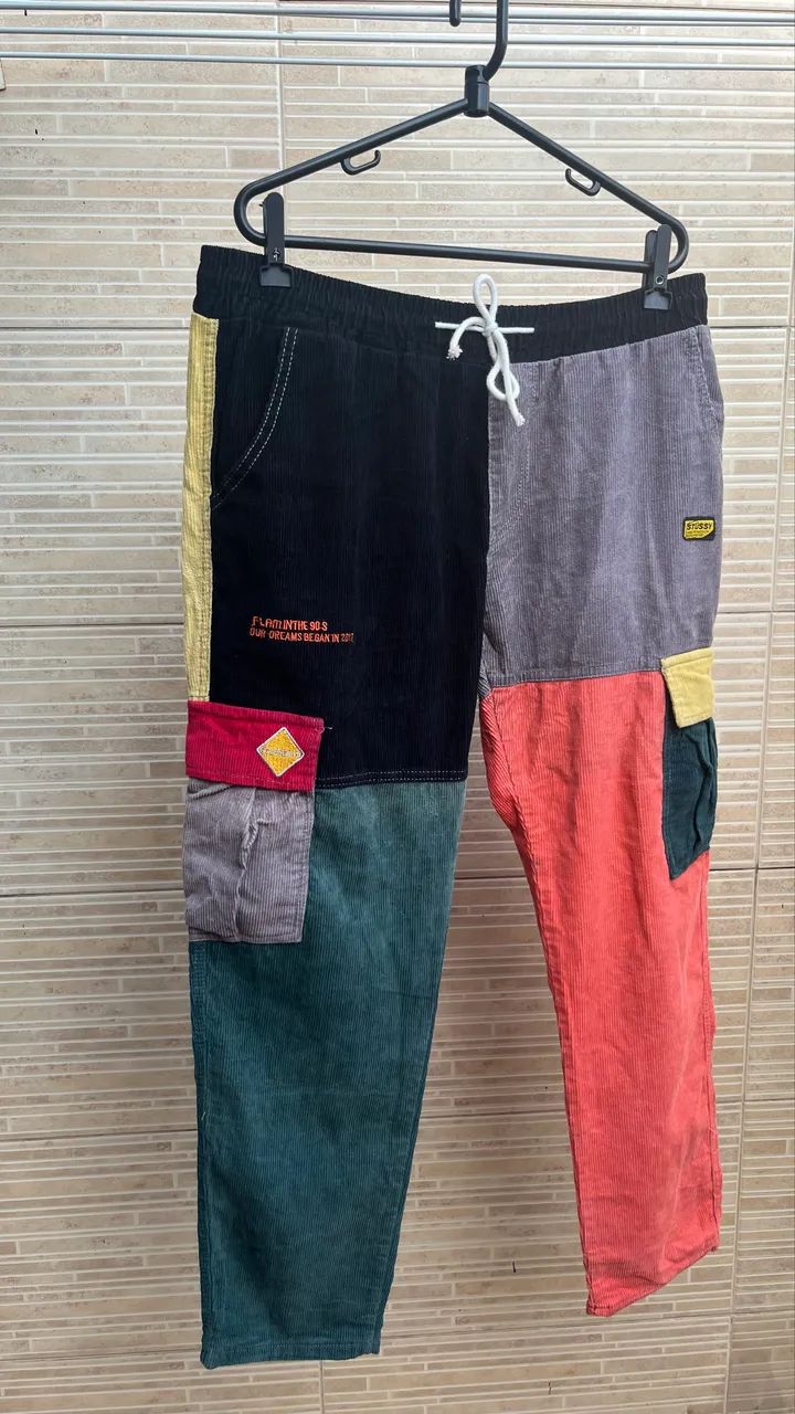 Calça colorida de veludo cotelê 