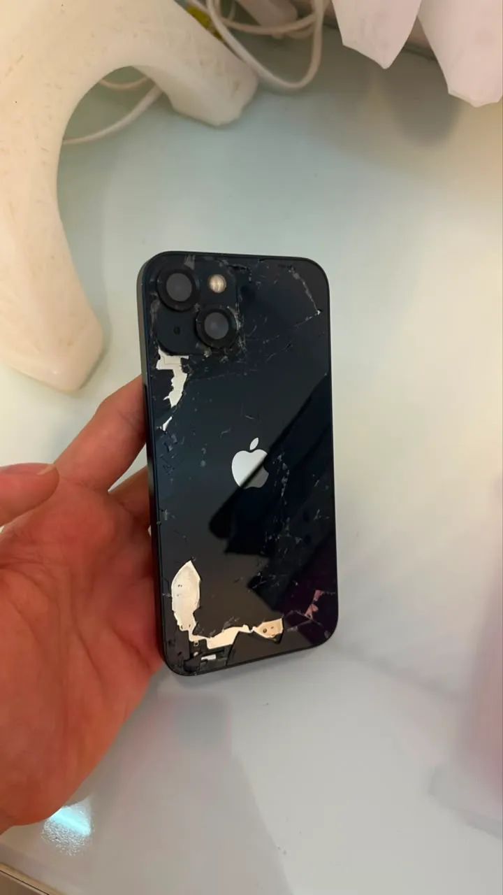 IPHONE 13 128GB (parte traseira danificada)