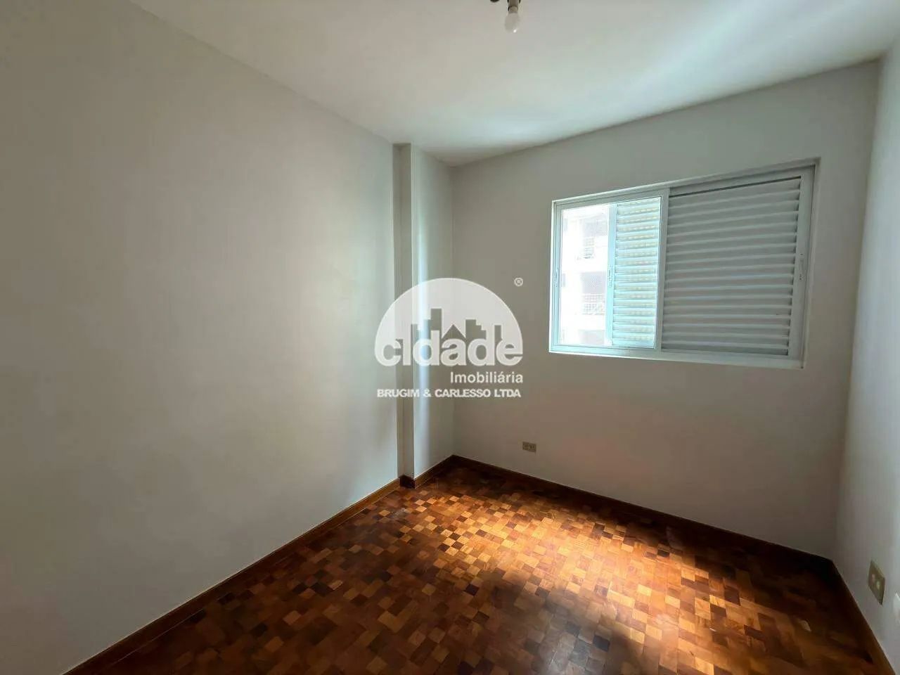 Apartamento Semimobiliado à Venda no Edifício Genova  2 Quartos, 1 Suíte - Foto 5