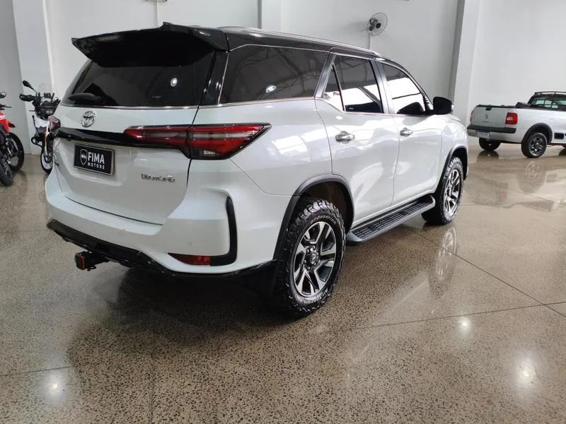 Toyota Hilux SW4 SRX Diamo. 4X4 2.8 TB DIE AUT 2022 - Foto 4