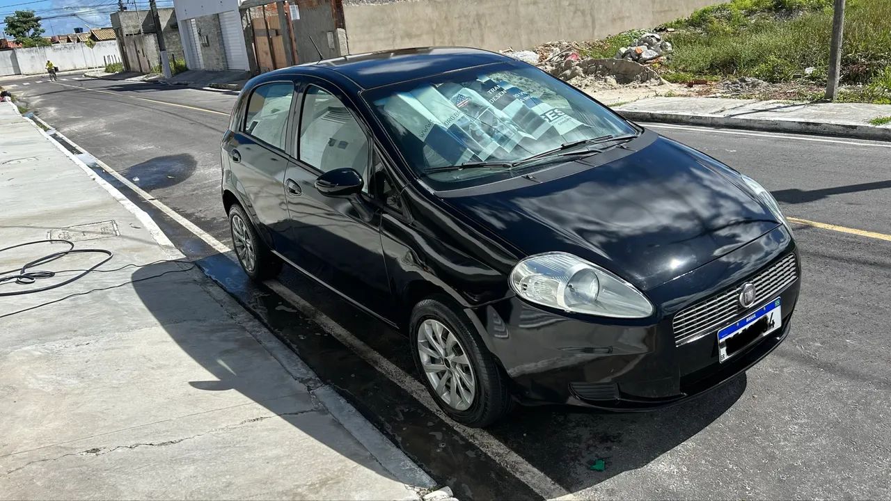 Fiat Punto Attractive 1.4 Fire Flex 8V 5P 2011
