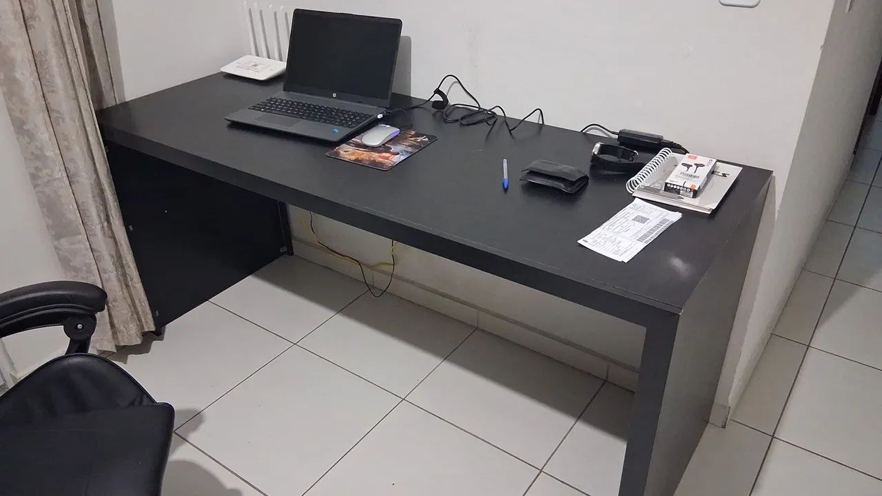 Mesa + Cadeira de escritório 