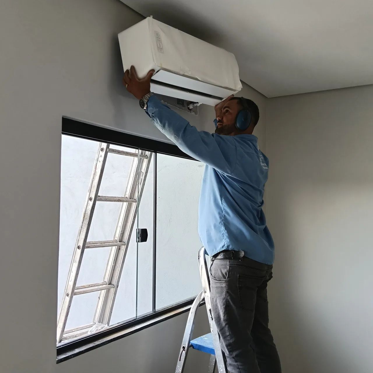 Instalação e manutenção em ar condicionado  - Foto 2