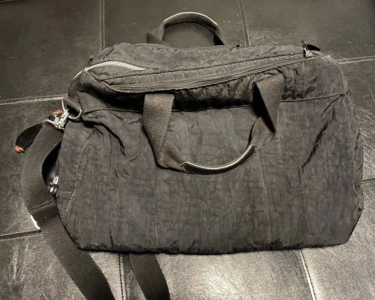 Bolsa Kipling Original - Preta e com Alça Transversal - Foto 2