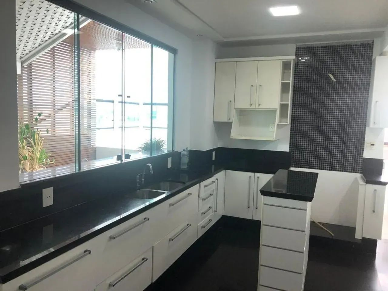 Cobertura reformada no Centro de macae com lazer privativo - Foto 5