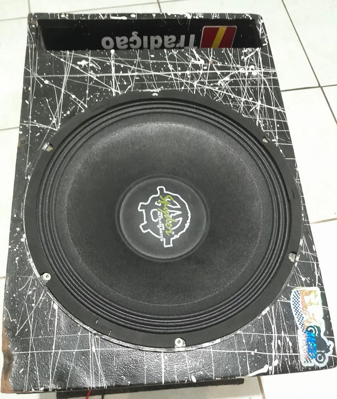 Spyder kaos 4.5k 15 polegadas 4250 w RMS na caixa!!