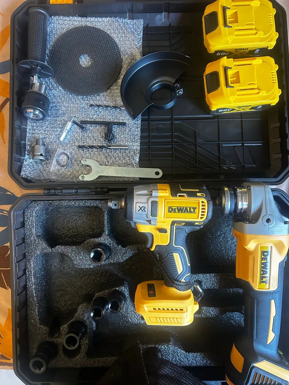 Kit Dewalt chave impacto+mandril e Lixadeira - Foto 2