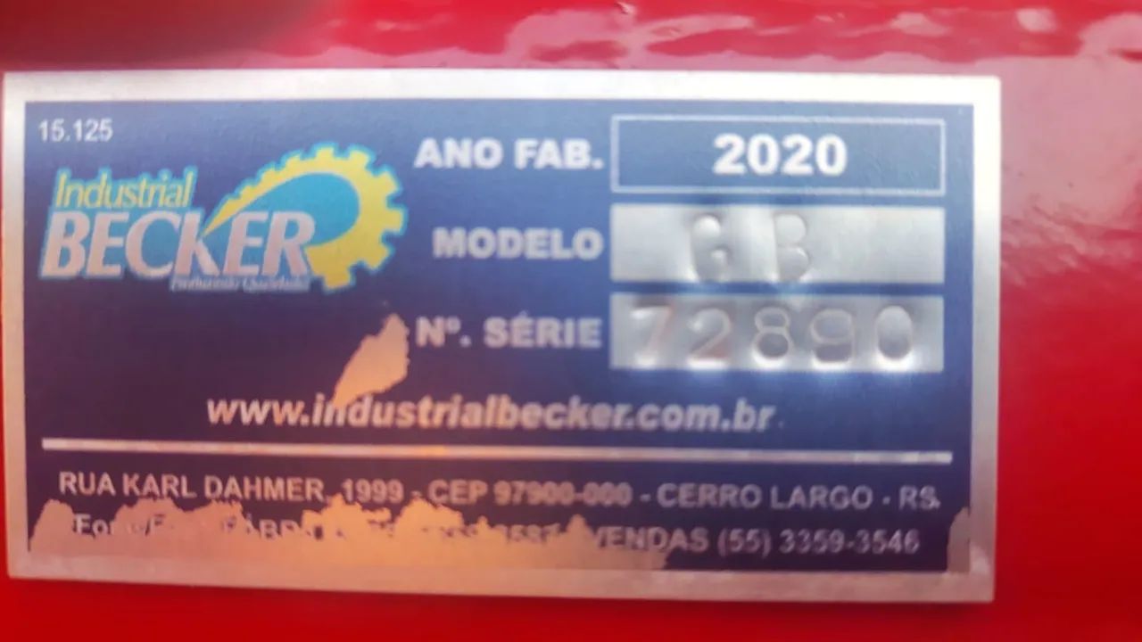 A BASUCA 80.000 ela é 2020 mas só trabalhou uma safra. Multiuso com lona fácil. - Foto 6