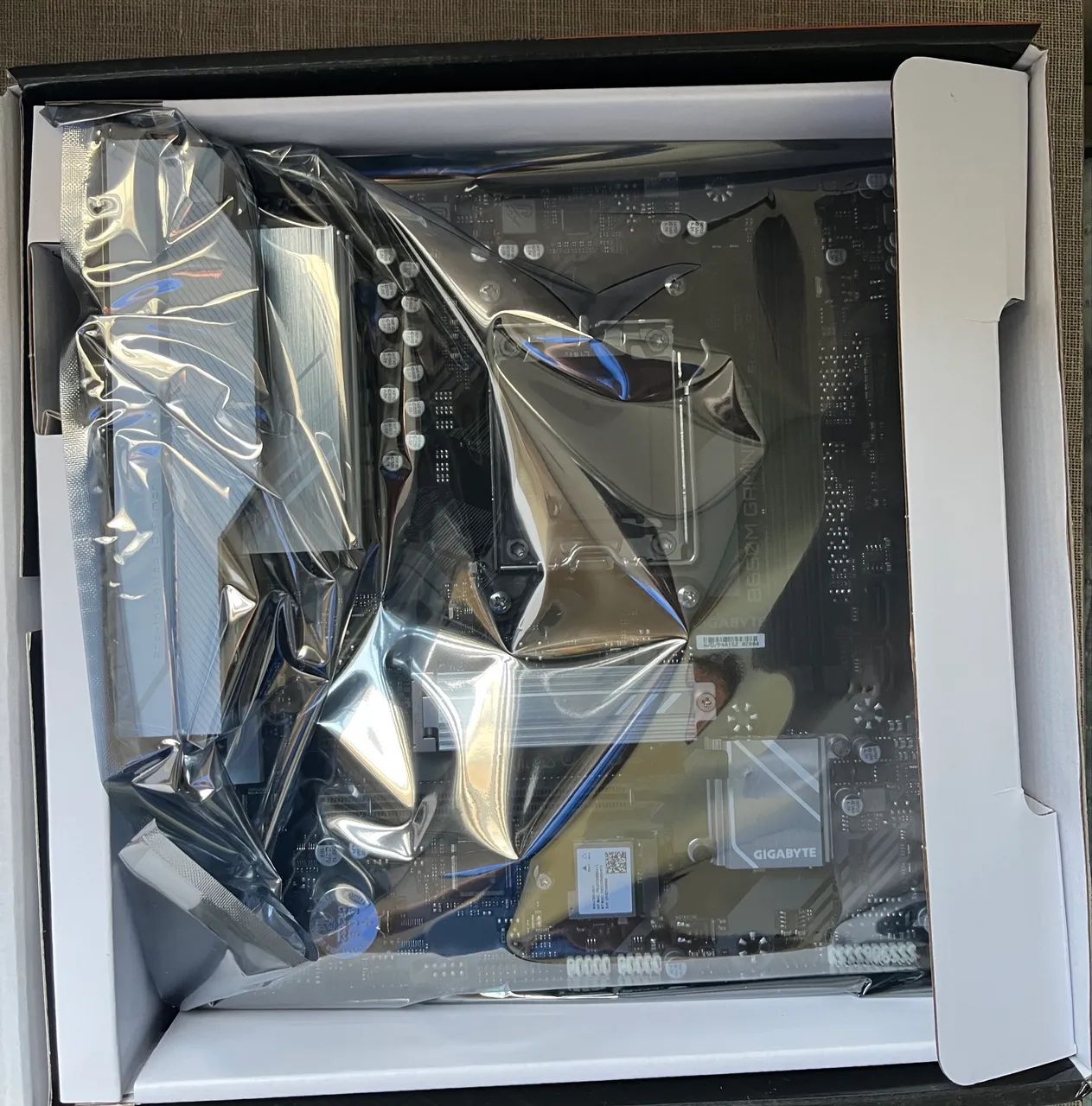 Placa mãe gigabyte b650M gaming wifi  - Foto 2
