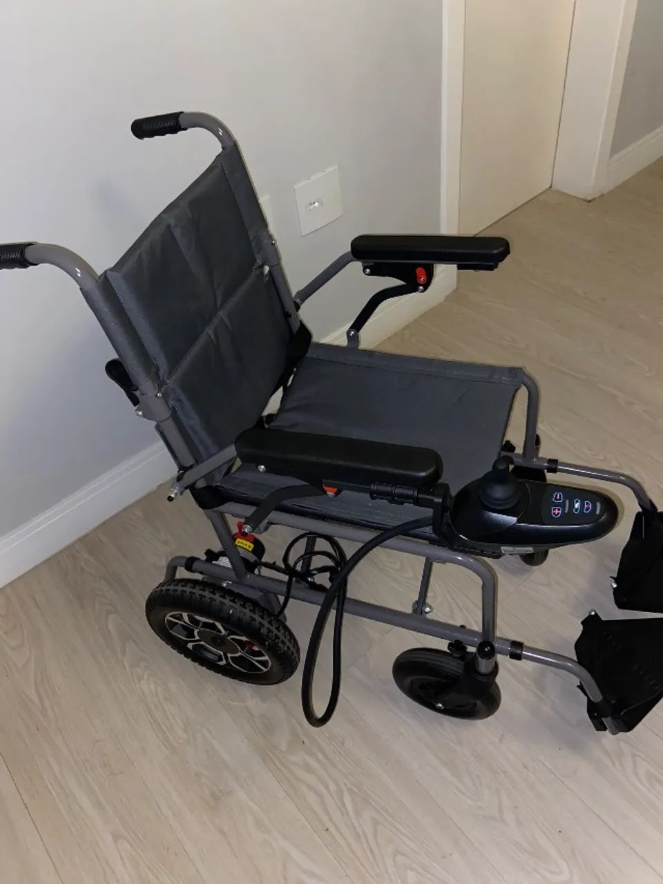Cadeira De Rodas Motorizada D750 Light Dellamed - Foto 4
