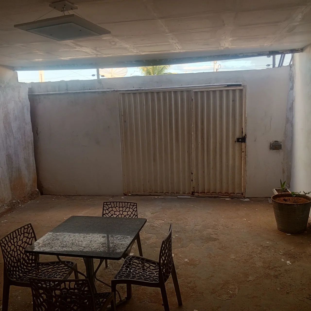 VENDE-SE CASA GRANDE E ESPAÇOSA - Foto 3