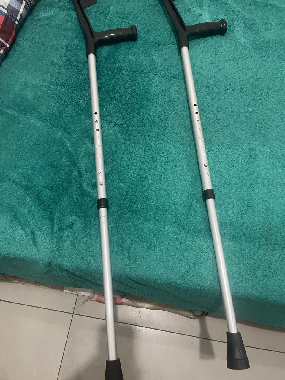 Vendo par de Muletas 