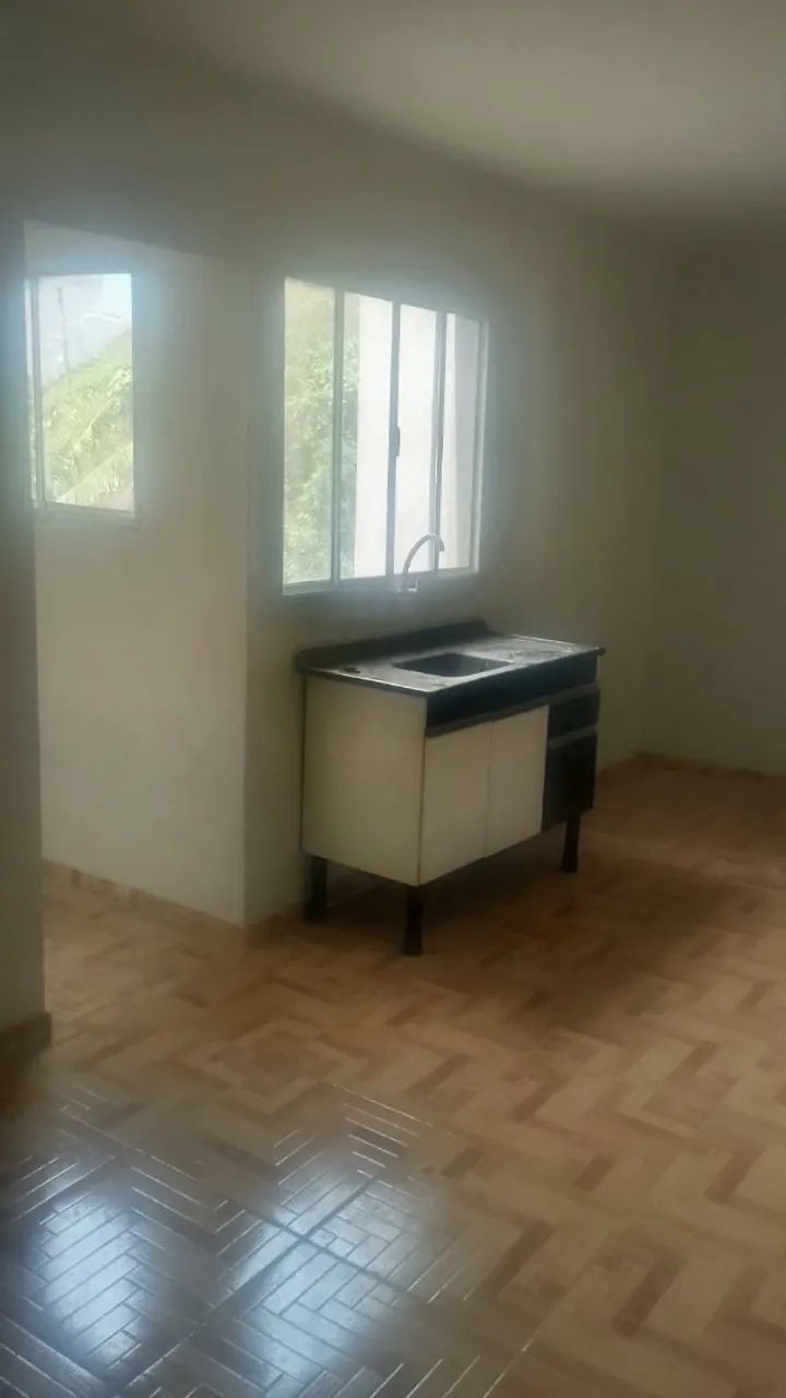 Kitnet quarto e cozinha,proximo  ao centro cidade Mauá e ao shopping. 