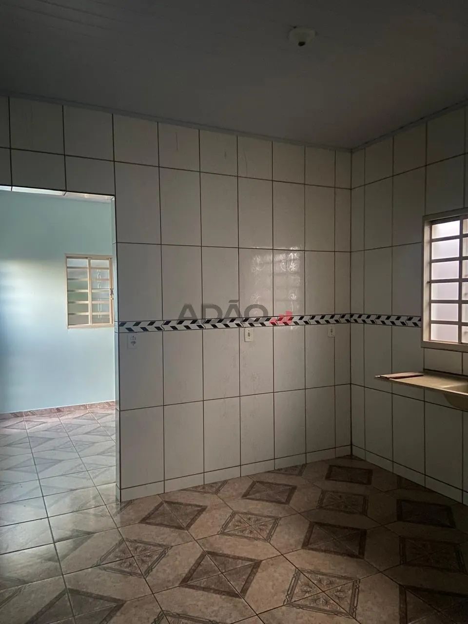 Casa de 2 quartos no Vila Cristina e uma Kitnet no fundo Casa de Rua com 2 Quarto(s) e 2 b