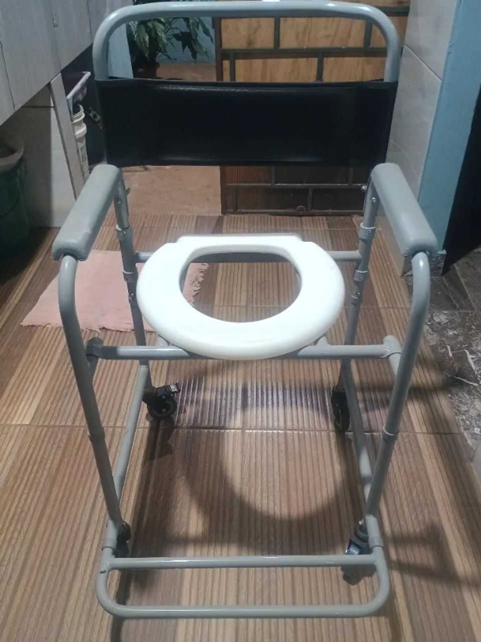 Vendo cadeiras de rodas  - Foto 4