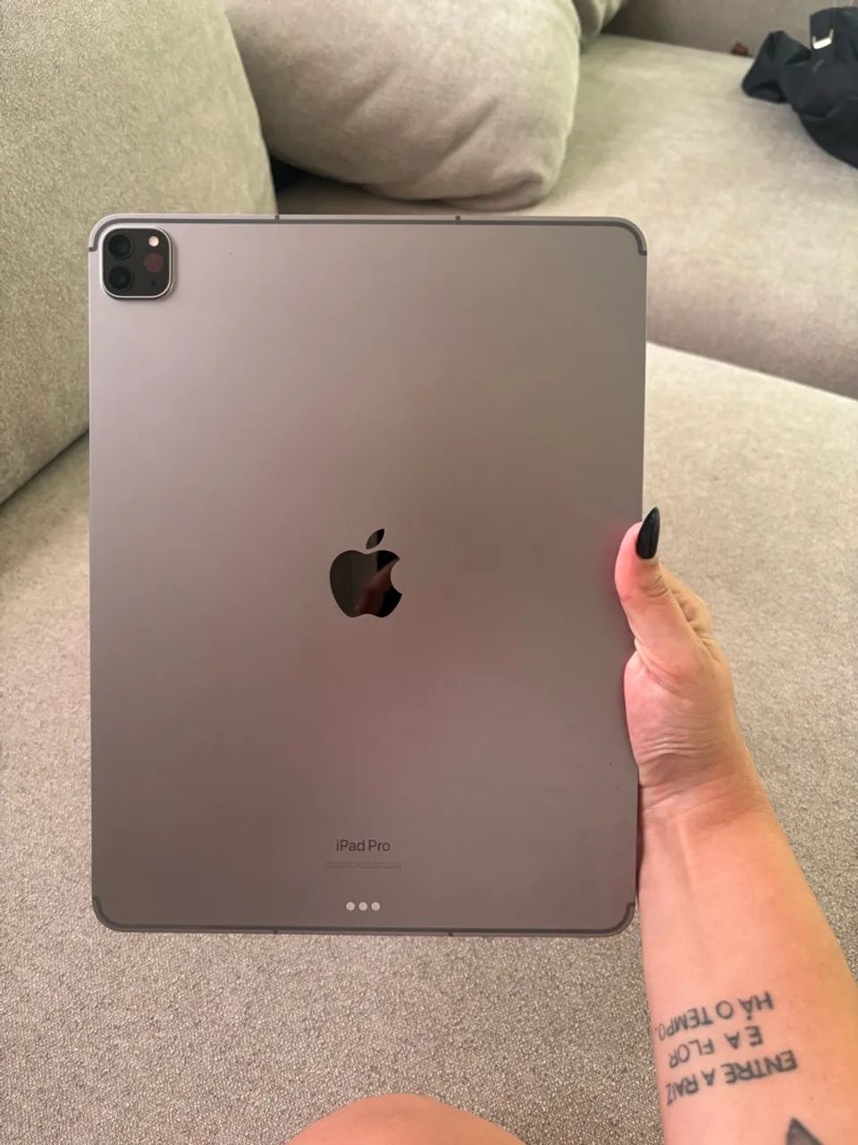 iPad Pro 12.9" (6ª Geração - Chip M2) 128GB Cellular + Magic key original - Foto 4
