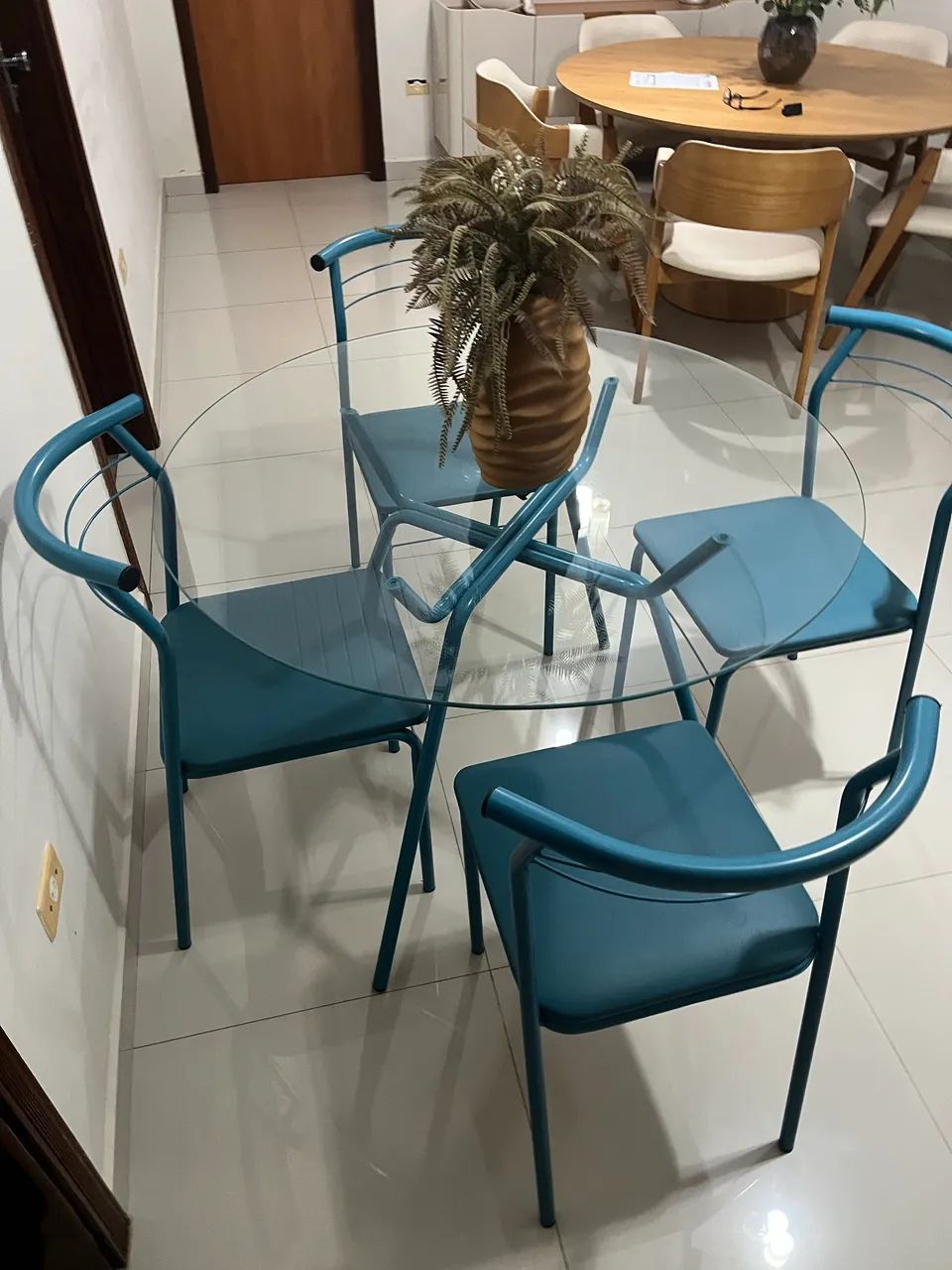 Mesa retrô com 4 cadeiras  - Foto 4