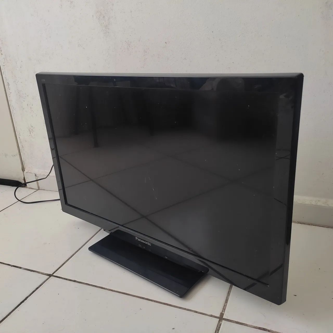 Televisão Panasonic TC-L32C5B com defeito