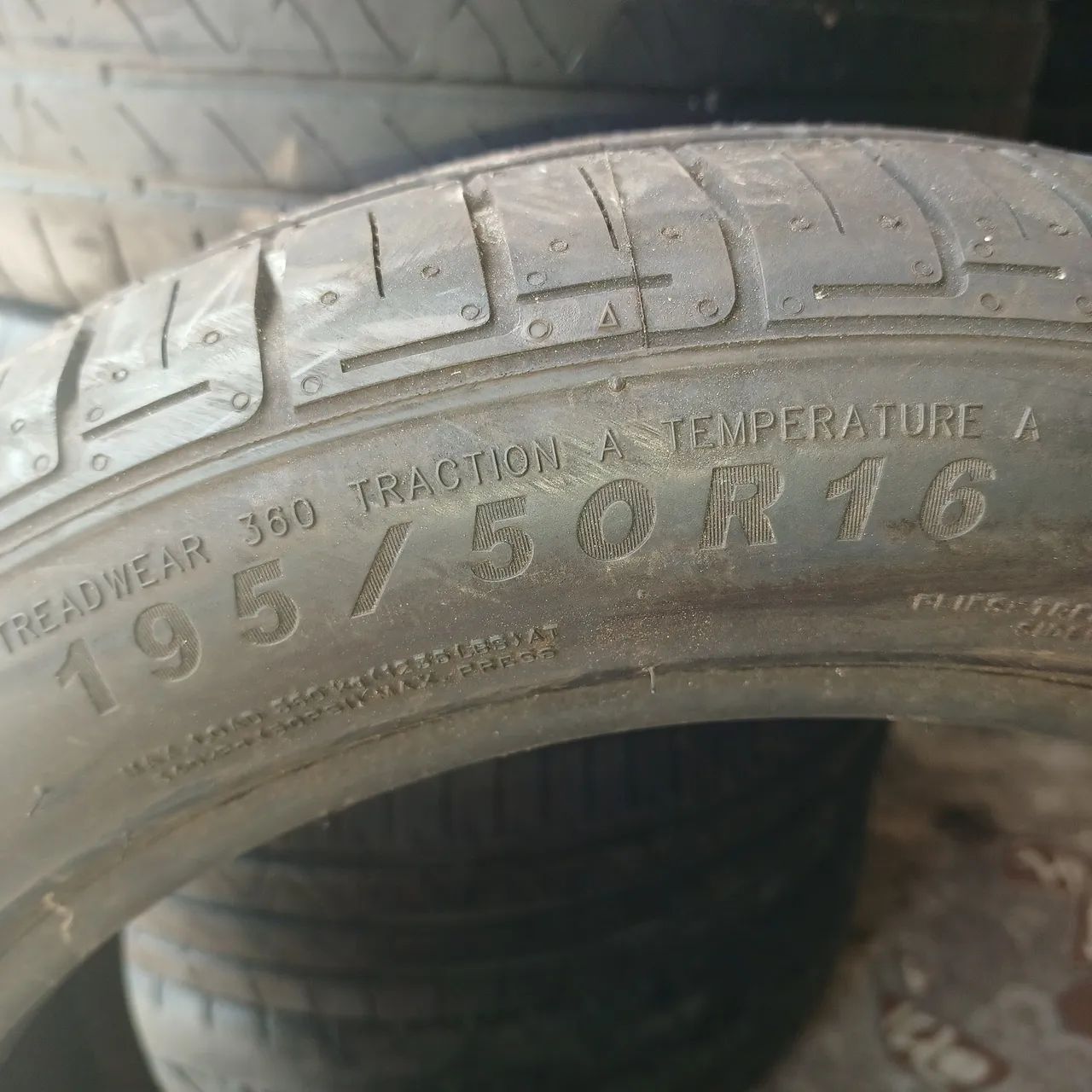 2 Pneus novos aro 16 