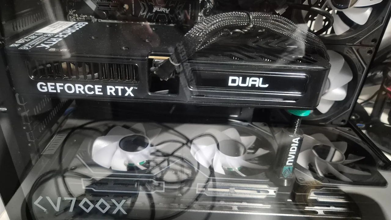 RTX 5060 TI 8GB - Foto 2