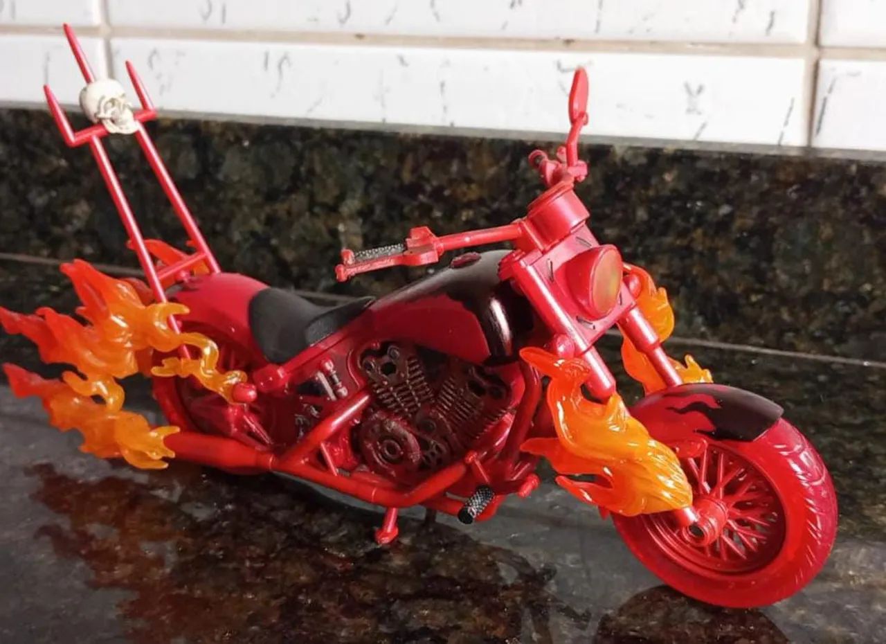 MOTO MARVEL LEGENDS CUSTOM 