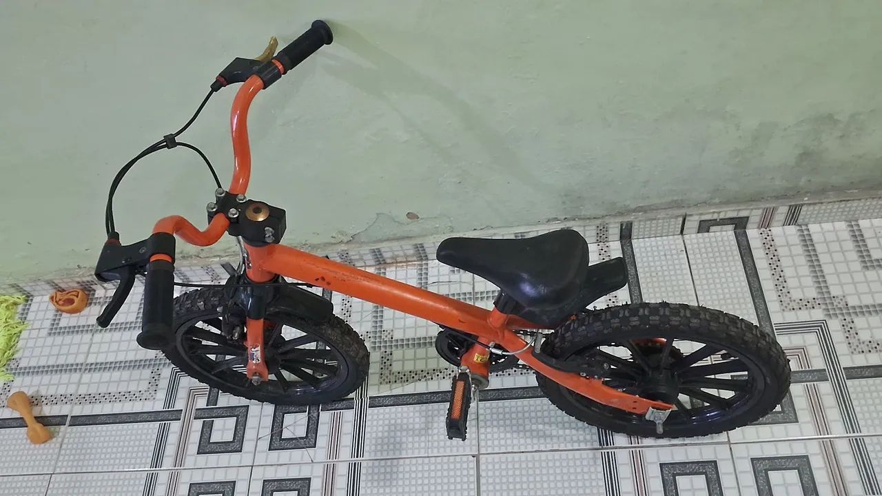 BICICLETA INFANTIL EM ÓTIMO ESTADO - Foto 5
